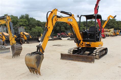 does lowes rent mini excavators|small digging machines for rent.